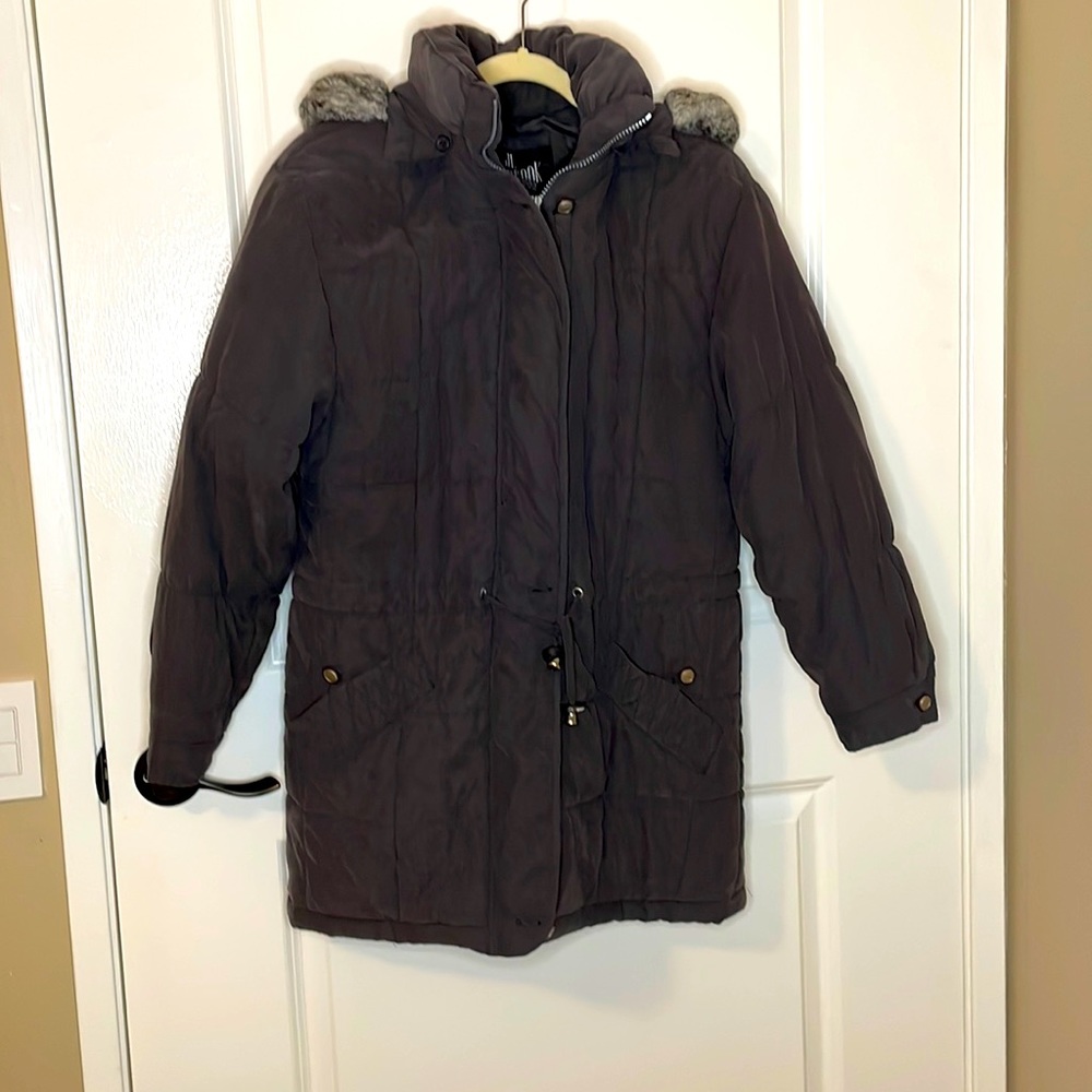Ladies winter coat, removable fuzzy edged hood. Size S. Gray, water resistant